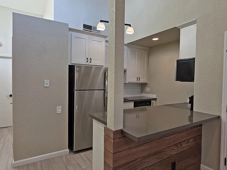 2222 I St #12 — Photo 4