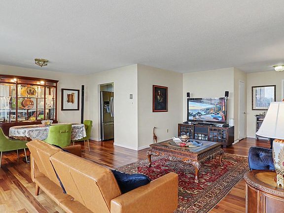 5th image of 6100 Westchester Park Dr APT 1712