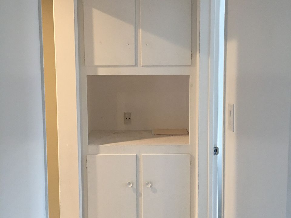 Linen cabinet/.storage