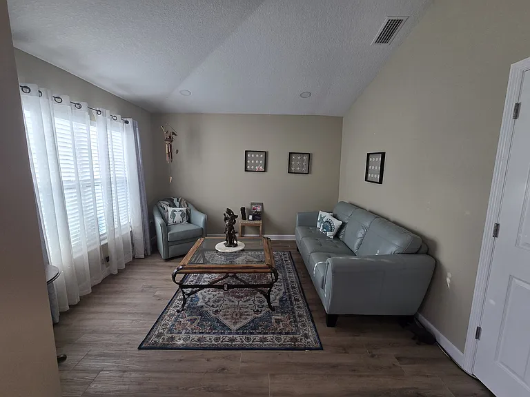 15001 Hummingbird Rd — Photo 2