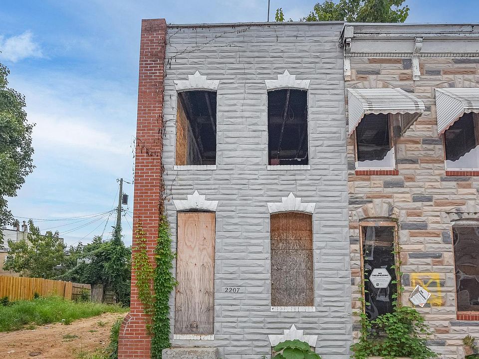 1st image of 2207 Christian St