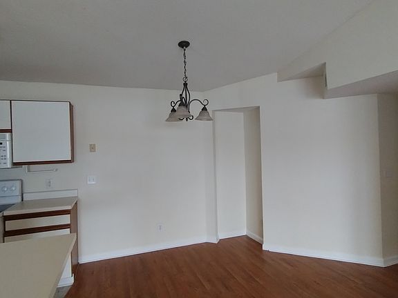4th image of 2269 Essex Dr APT J