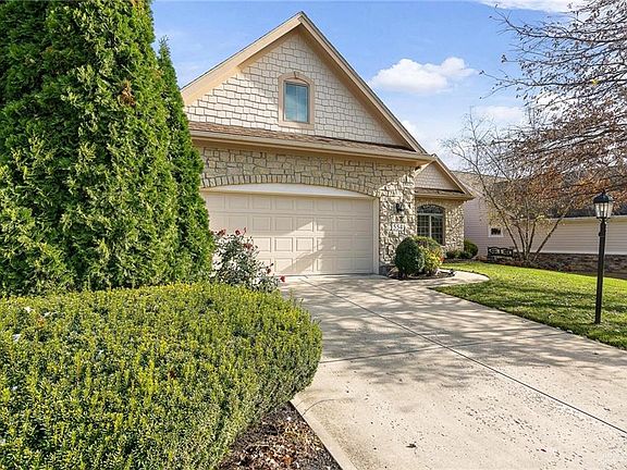 5th image of 554 Riverwood Dr
