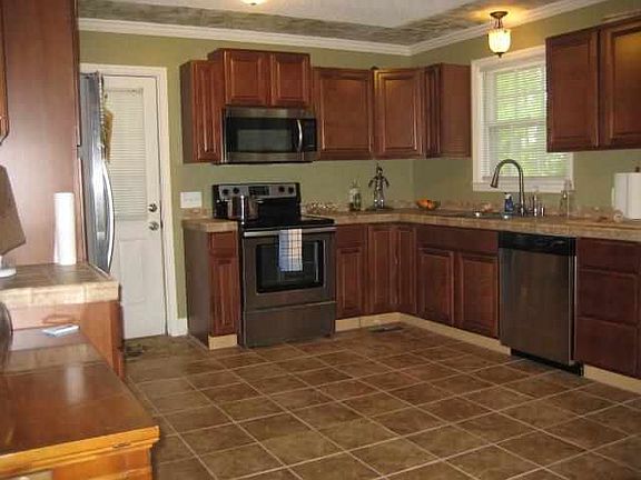 3rd image of 1800 Longwood Dr