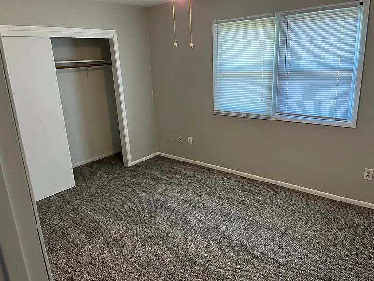 Drake Townhomes — Photo 10