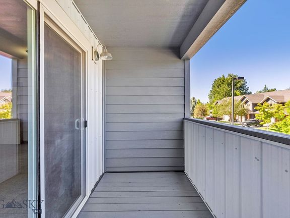 5th image of 2781 Renee Way