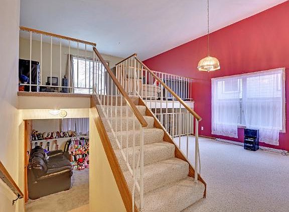 3rd image of 8141 Douglas Ct N