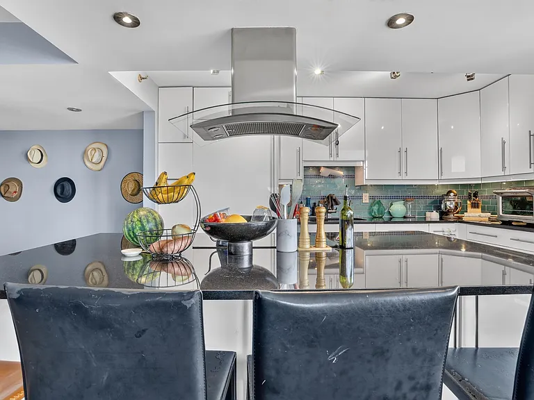 551 Observer Hwy #14D — Photo 44
