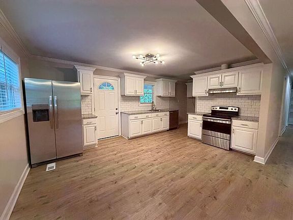 3rd image of 7709 Grand Lillie Dr