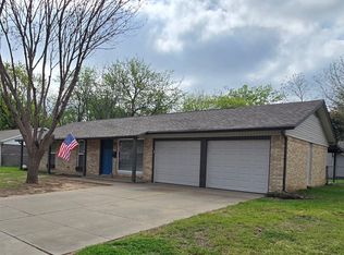417 Lena Ln, Burleson, TX 76028