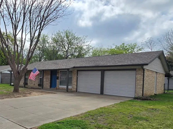 417 Lena Ln, Burleson, TX 76028