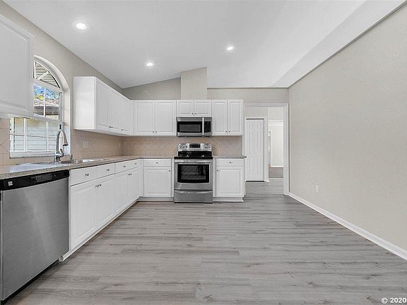 5th image of 23461 NW 3rd Ave