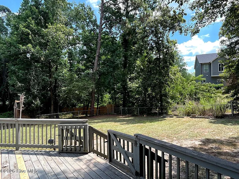 8879 Cliffdale Rd — Photo 35