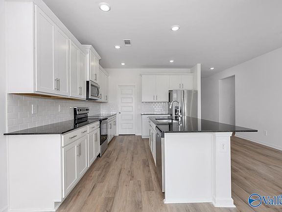 5th image of 78 Wilcot Rd