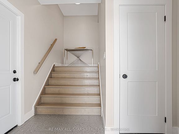 5th image of 103 Edgar St