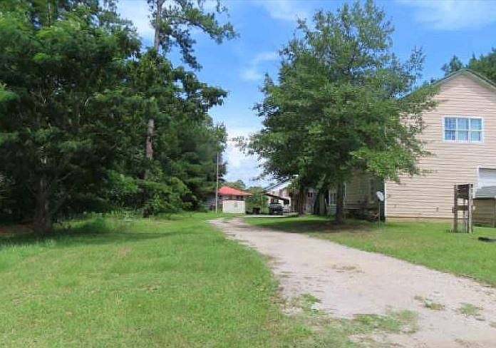 2nd image of 719 River Rd