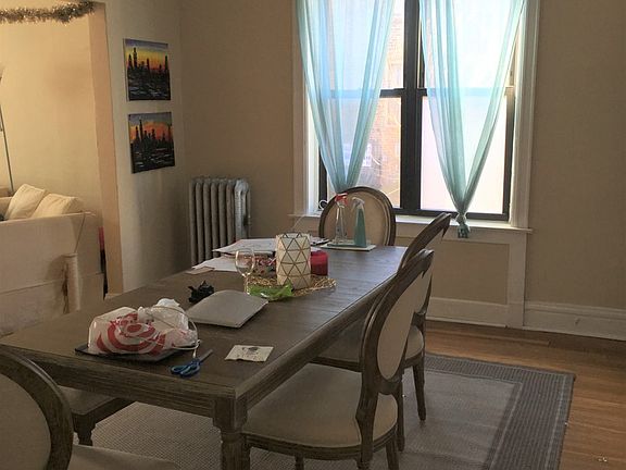 3rd image of 2208 W Berteau Ave APT 1