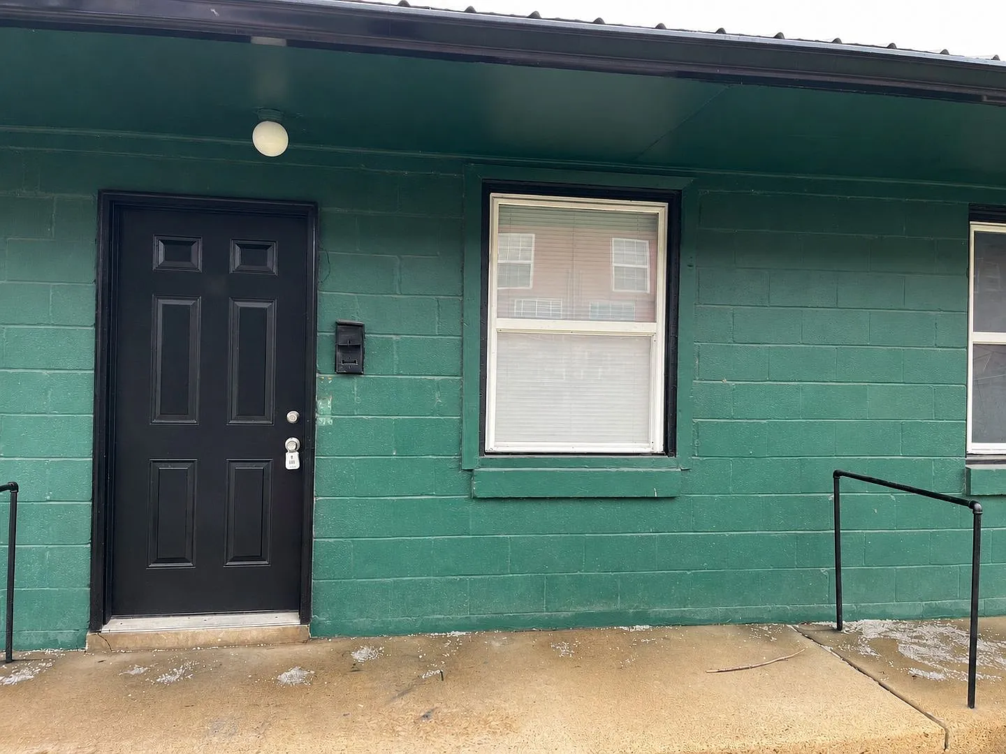 1341 Lewis St — Photo 1