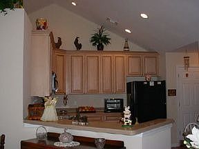 3rd image of 190 Swansea Ln