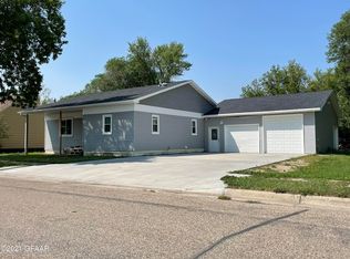 926 3rd Ave, Cando, ND 58324