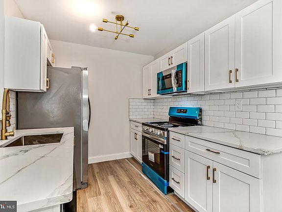 5th image of 24 Mill Stream Rd