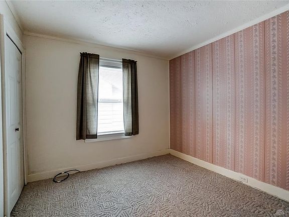 5th image of 2741 Kennedy Ave