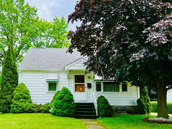 534 N Mary St, Marine City, MI 48039