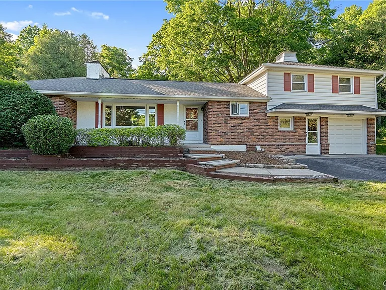 6555 Woodchuck Hill Rd — Photo 2