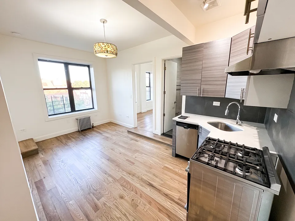 310 E 25th St #5D