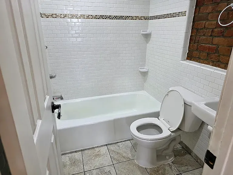 147 Columbia St #A — Photo 8