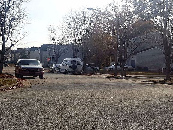 5th image of 7901 Merrimac Ln
