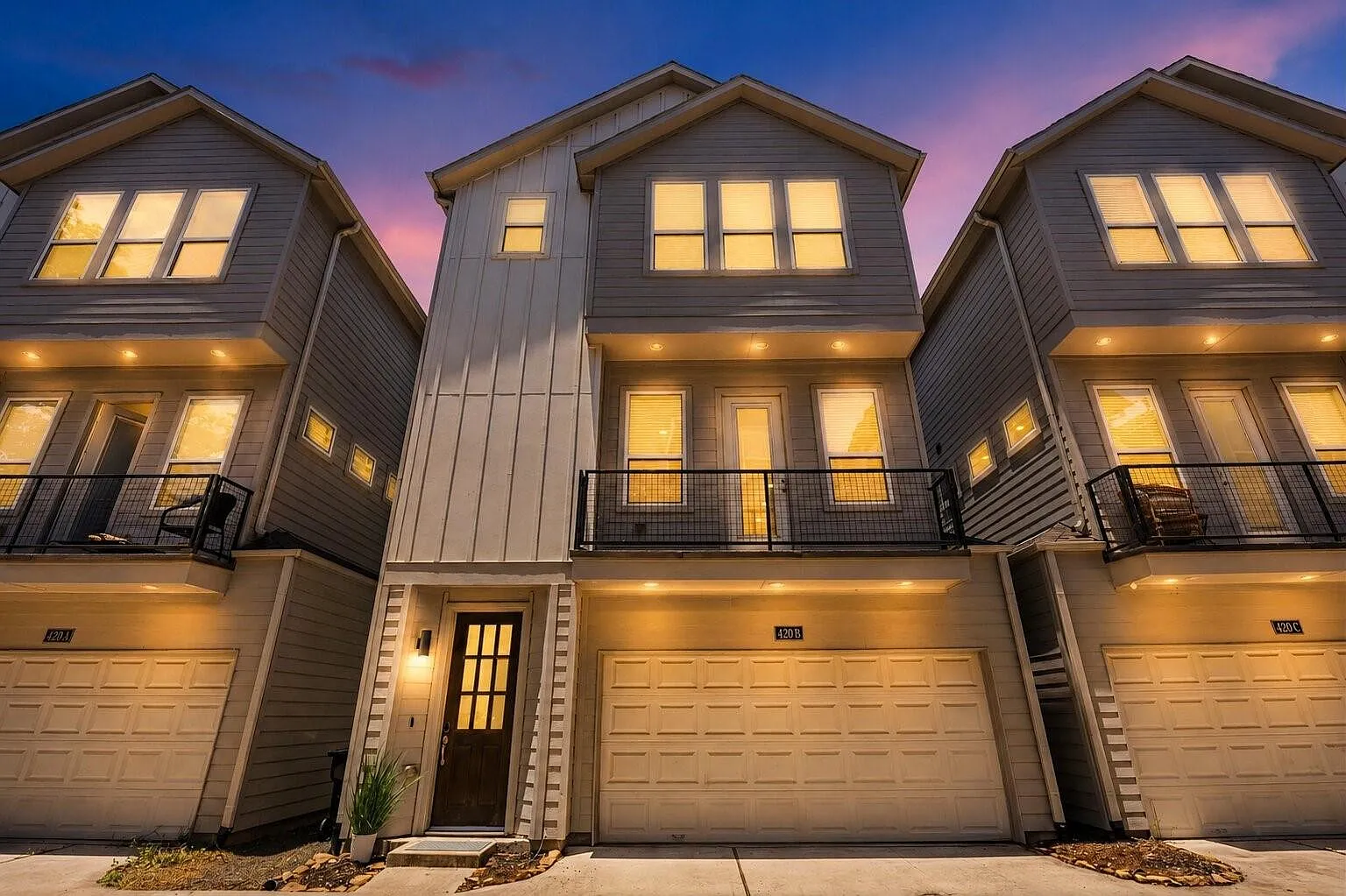 3 bed, 3.5 bath, 2029 sqft, $3,100 — Photo 1