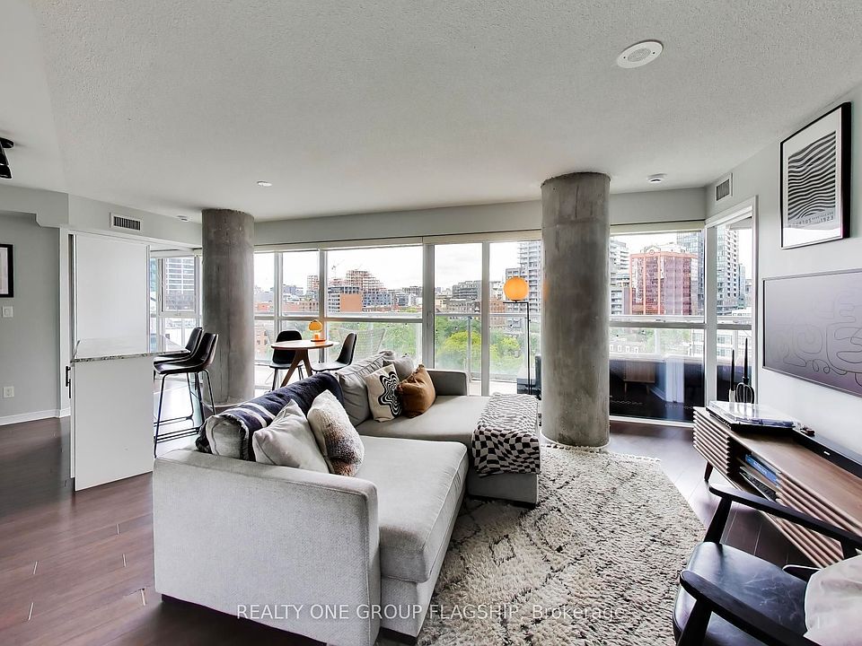 1st image of 352 Front St W #918