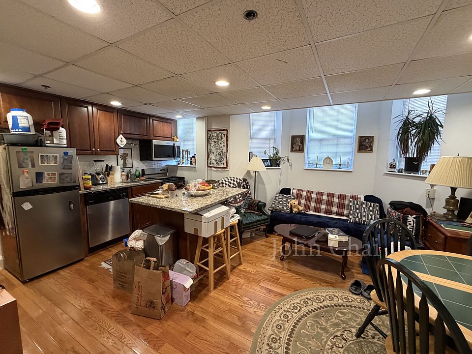 1st image of 10 Orkney Rd #D