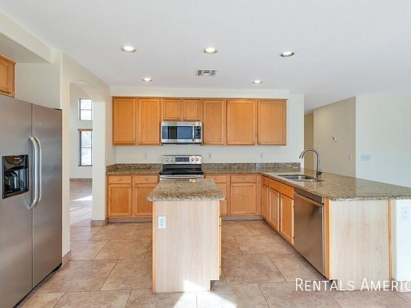 3rd image of 183 W Raven Dr