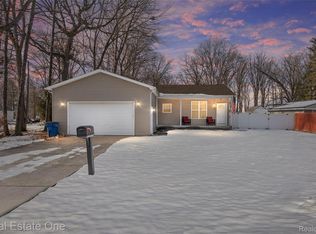 27811 Gilbert Dr, Warren, MI