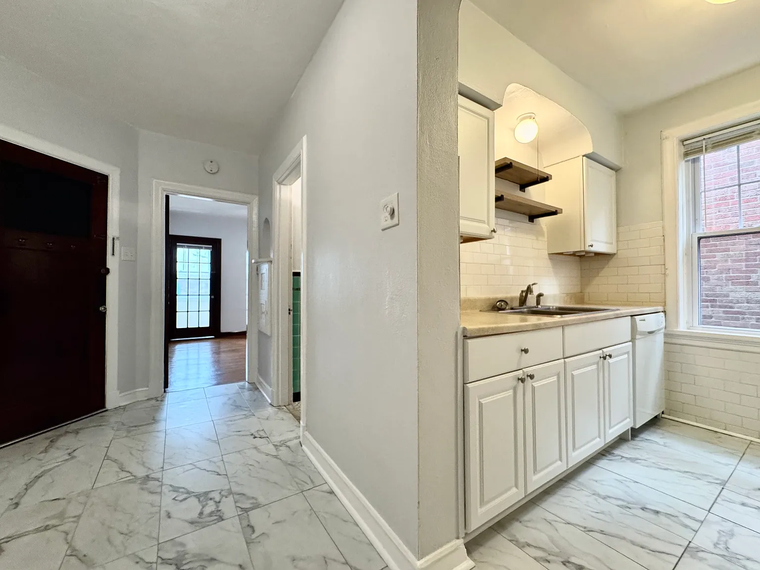 1 bed, 927 sqft, $1,200 — Photo 2