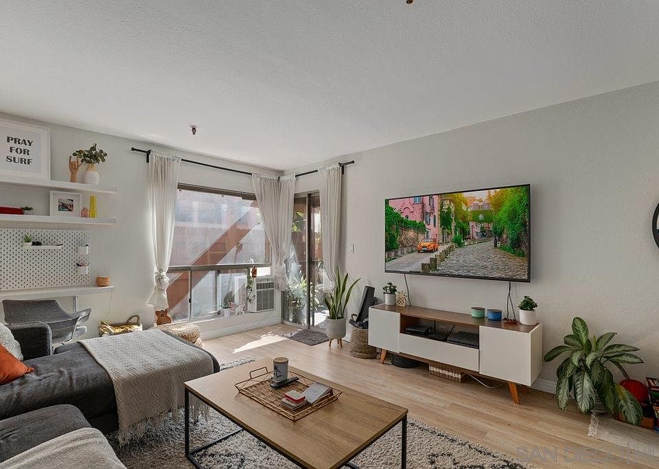 1st image of 4730 Noyes St APT 115