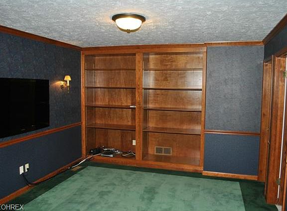 3rd image of 8582 Somerset Dr