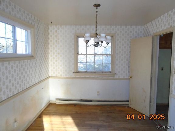 3rd image of 1911 Greenfield Dr