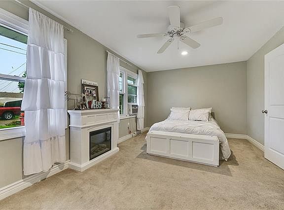 5th image of 2028 Manor Hgts Dr