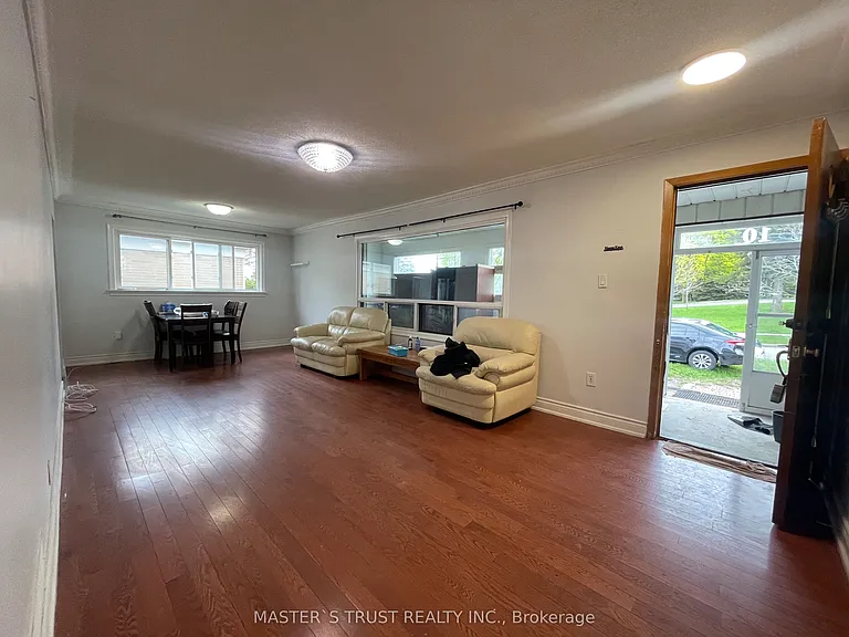 10 Heather Rd — Photo 3