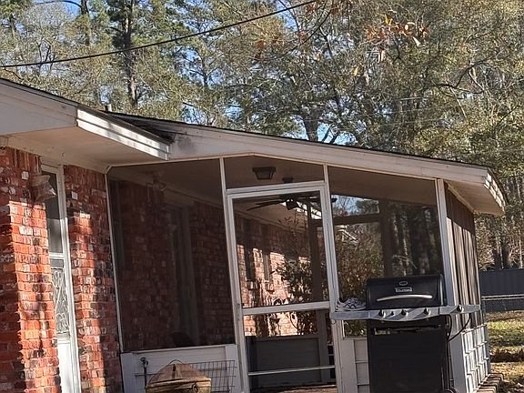 3rd image of 502 Willow Bend Dr