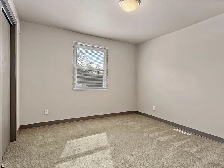 2629 N Helen St — Photo 8