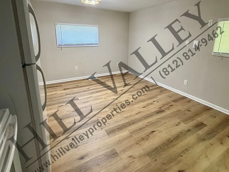 1012 E Marley Dr — Photo 4
