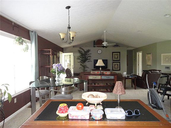 5th image of 1033 E Santee Dr