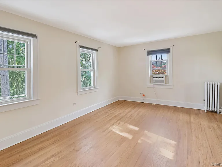 52 Sickles Ave — Photo 27