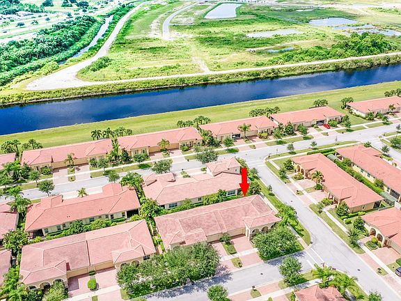 Home For Sale In Pga Village