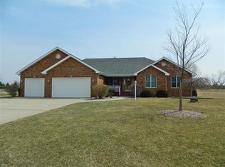 111 Teton Ct, Hebron, IN 46341