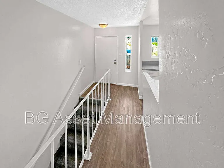 110 Avian Dr — Photo 11